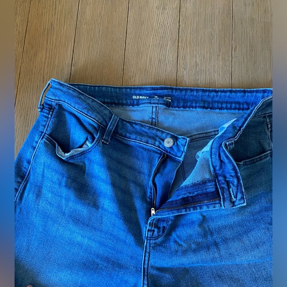 Old Navy High Rise Flare Jean - Picture 3 of 4